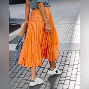 Pleated skirt